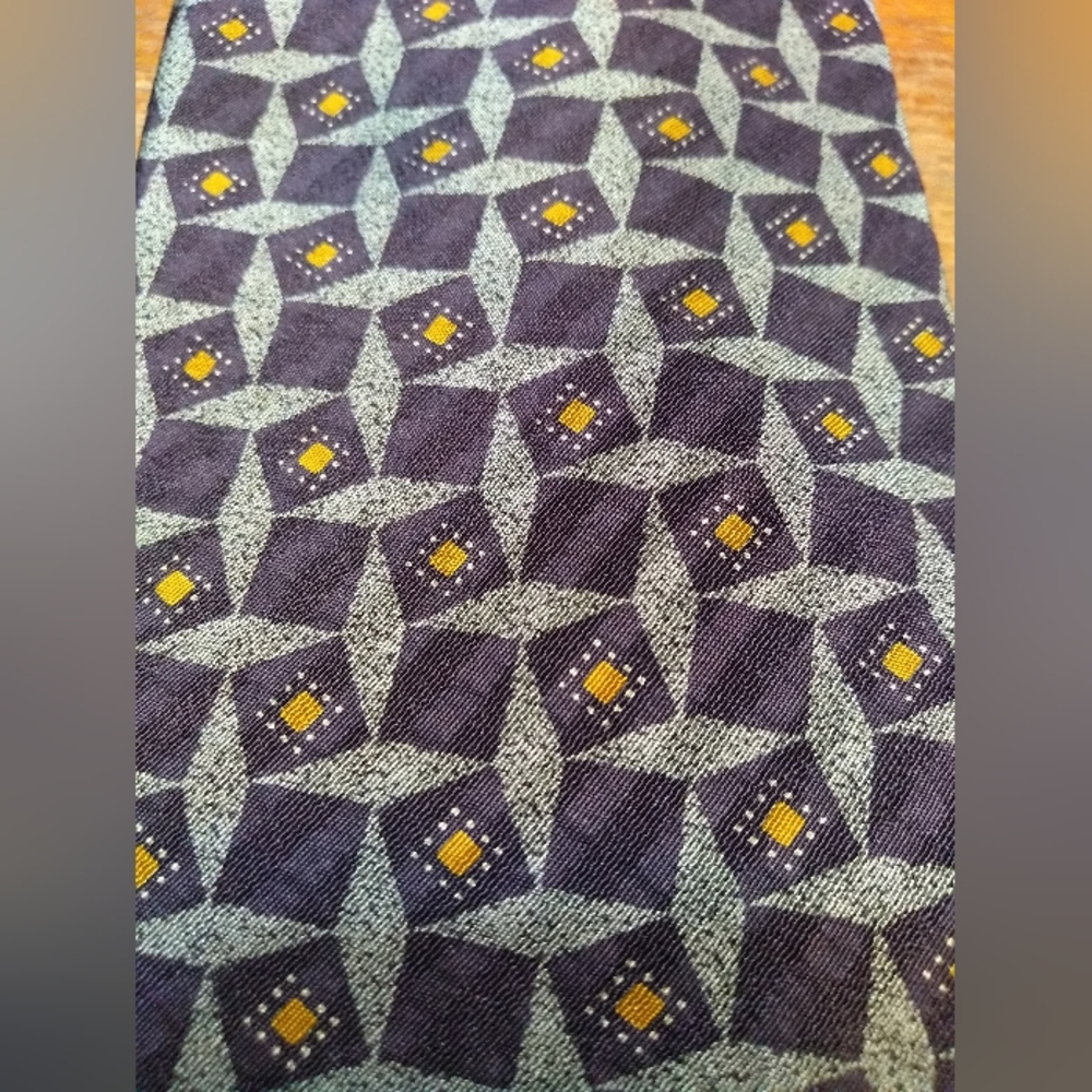 Giorgio Armani Tie; Purple, Blue, Gold Diamond Pattern; 100% Silk, Made … - Picture 7 of 9